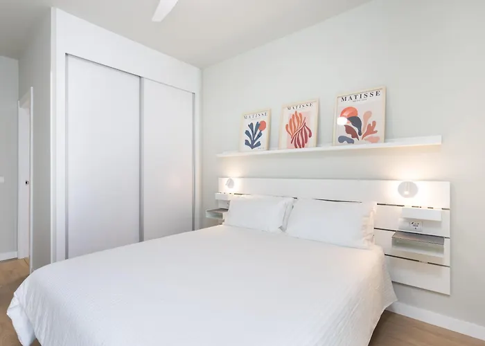 Апартаменты Home2book Stylish Pool & Terrace