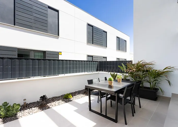 Home2book Stylish Pool & Terrace *